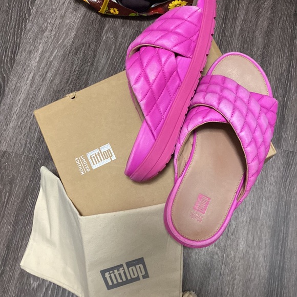 Limited Edition Fitflop Fuscia Distressed Pink Loosh Luxe Slides Valentine - Picture 10 of 11